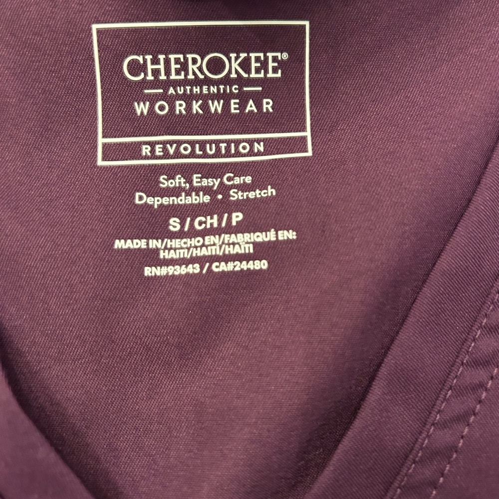 Cherokee plum color-scrub to 2 pockets in front
